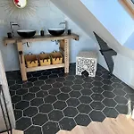 Tam's Zolder Bed & Breakfast